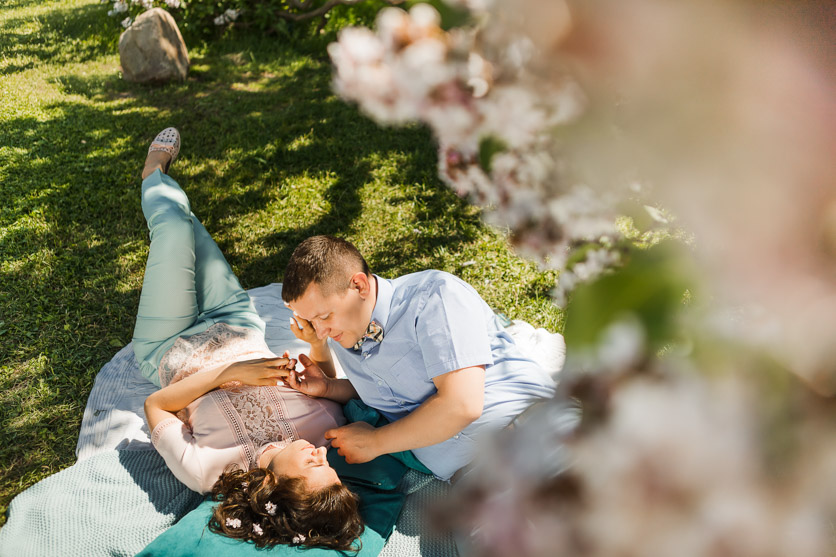 Свадебный фотограф Aleksandr Biryukov Раменское Жуковский Москва | Сиреневый сад Love story Ивана и Юлии