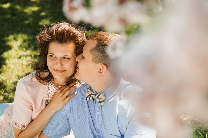 Свадебный фотограф Aleksandr Biryukov Раменское Жуковский Москва | Сиреневый сад Love story Ивана и Юлии